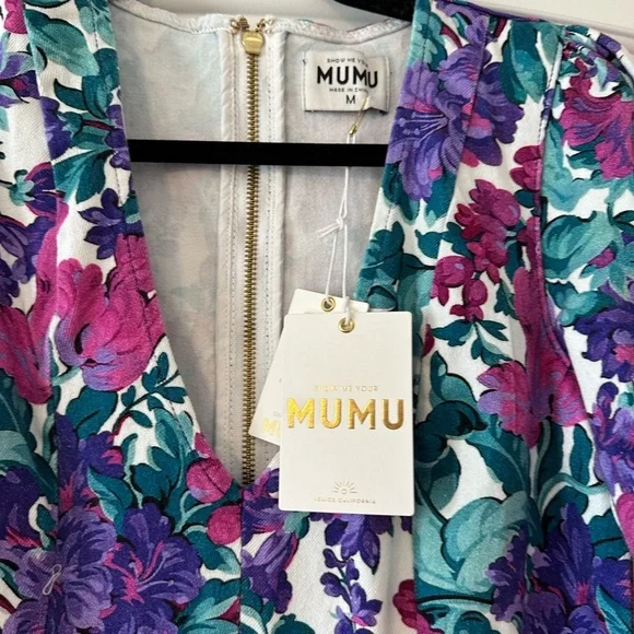 Show me your Mumu Floral V-Neck Dress with tags - Picture 3 of 4